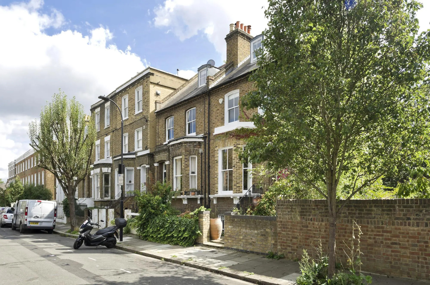 Delightful Apartment in Brackenbury Village Near Hammersmith by Underthedoormat