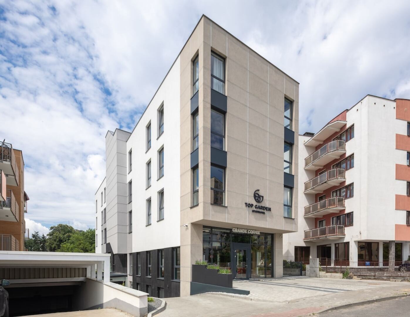 TOP Garden Aparthotel