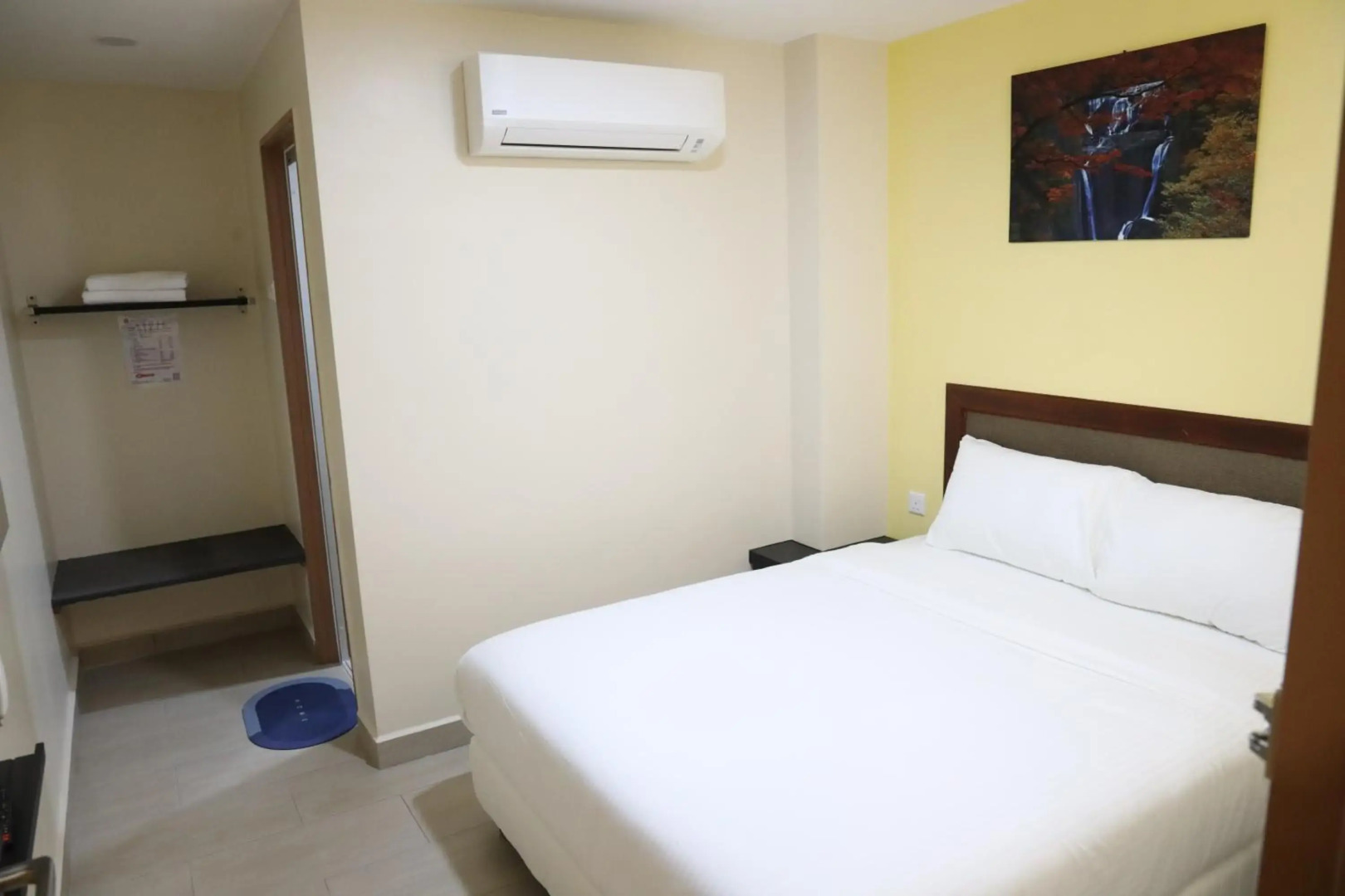 Capital O 90897 Island City Hotel