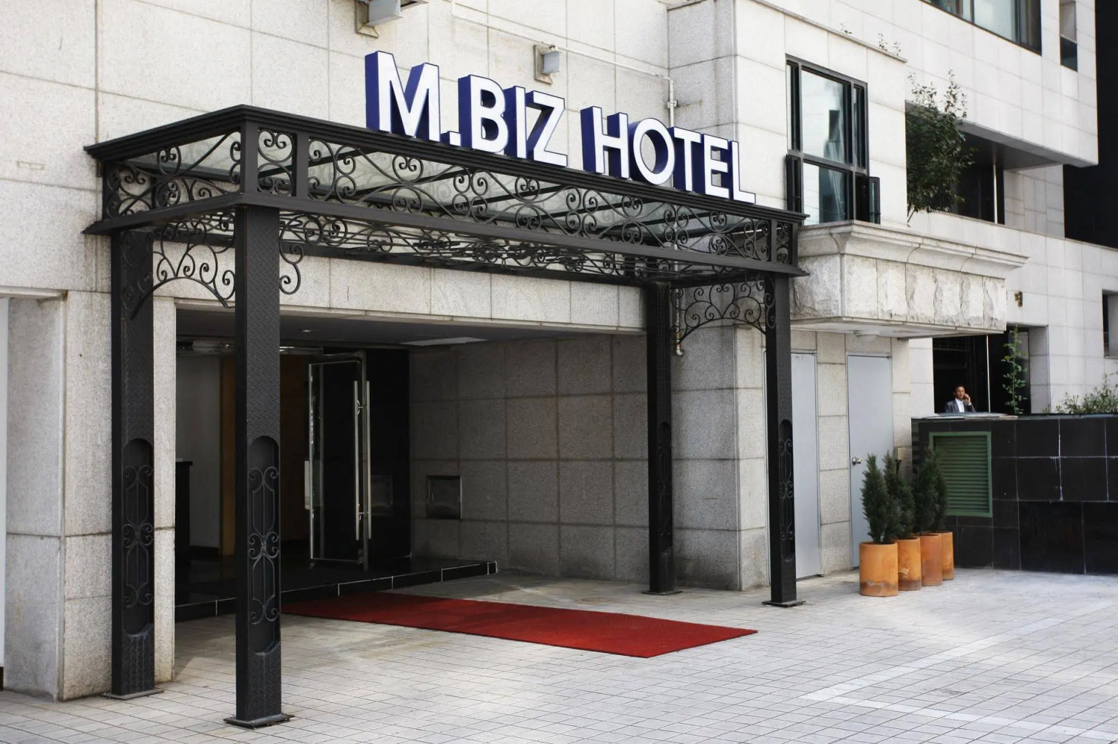M.BIZ Hotel