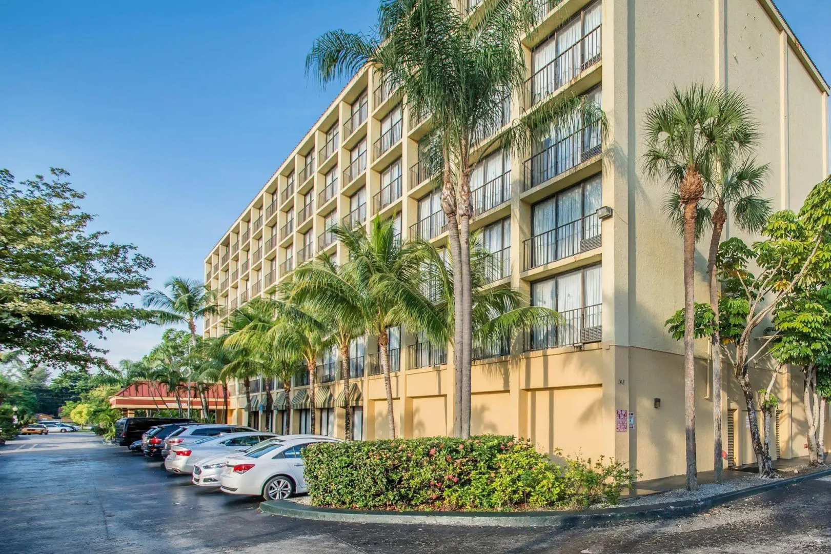 North Miami Beach Gardens Inn & Suites