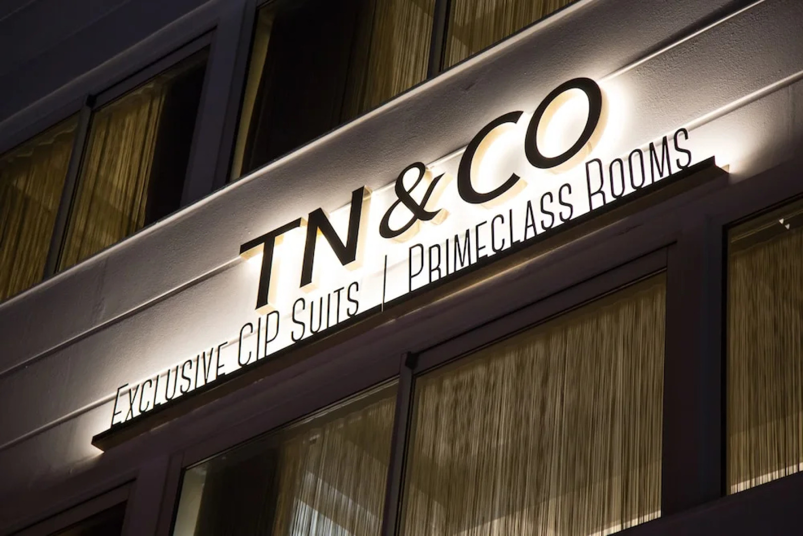 TN & CO Hotel