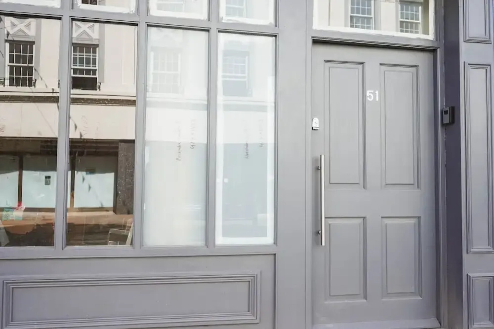 1 Bed Flat in Pedestrianized High Street