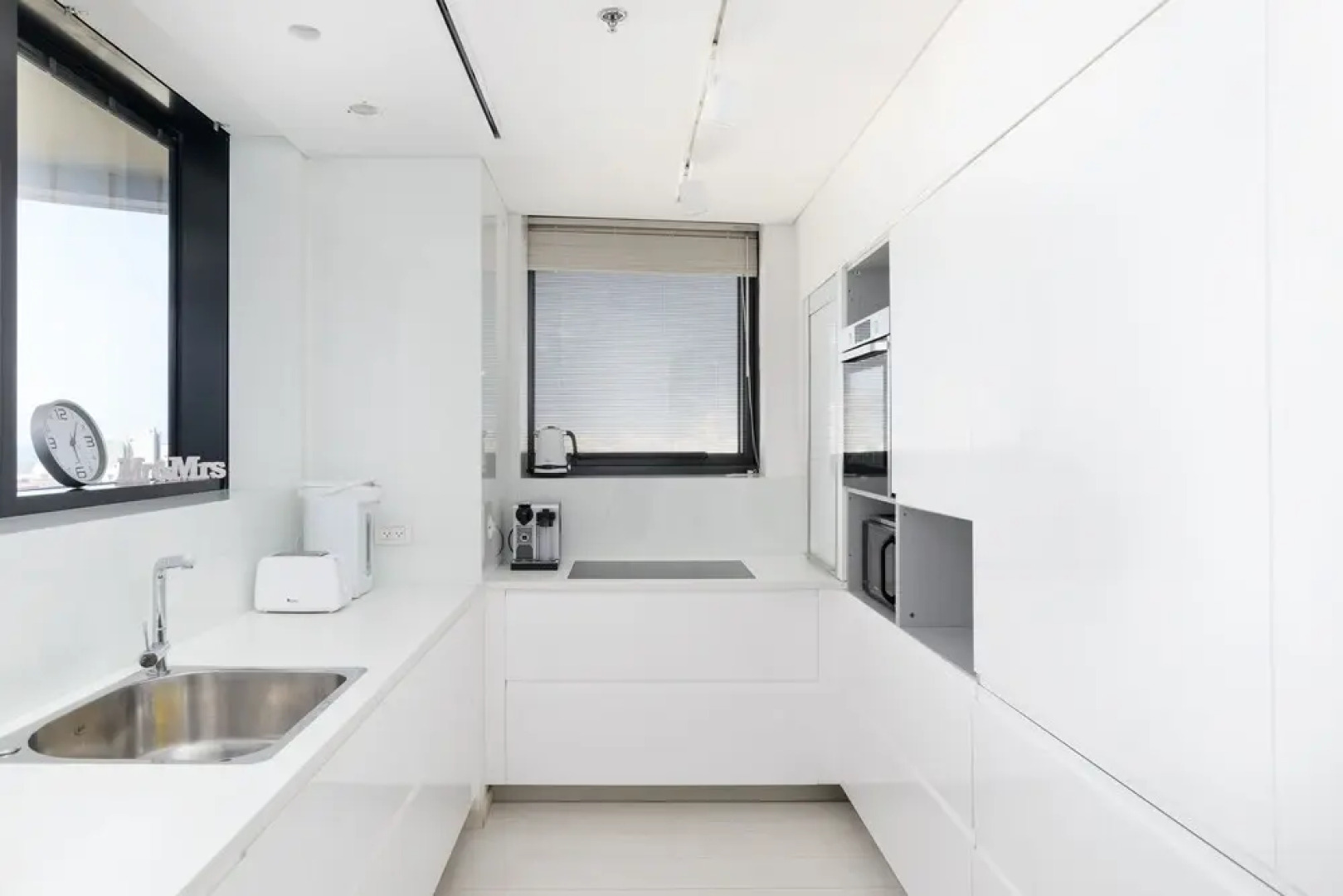 Bat Yam Luxury with Terrace & Sea View