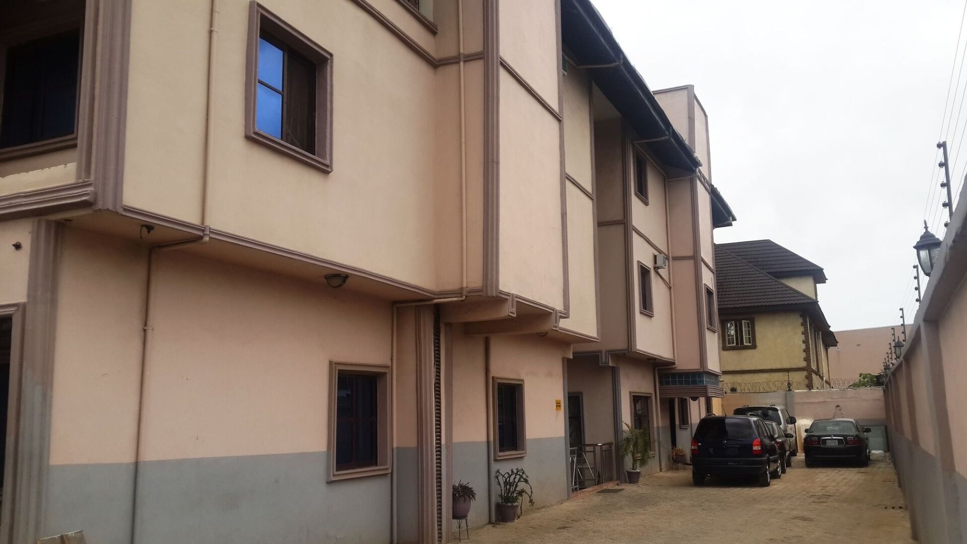 Semper Diamond Lodge