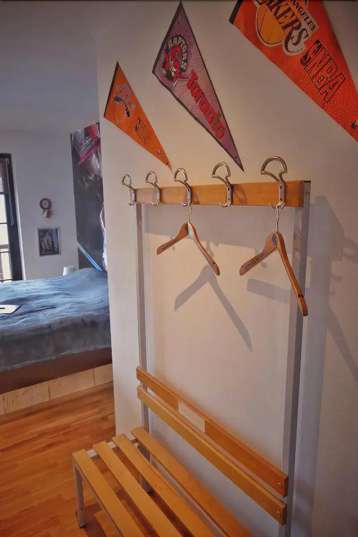 Road Stop Neandertal