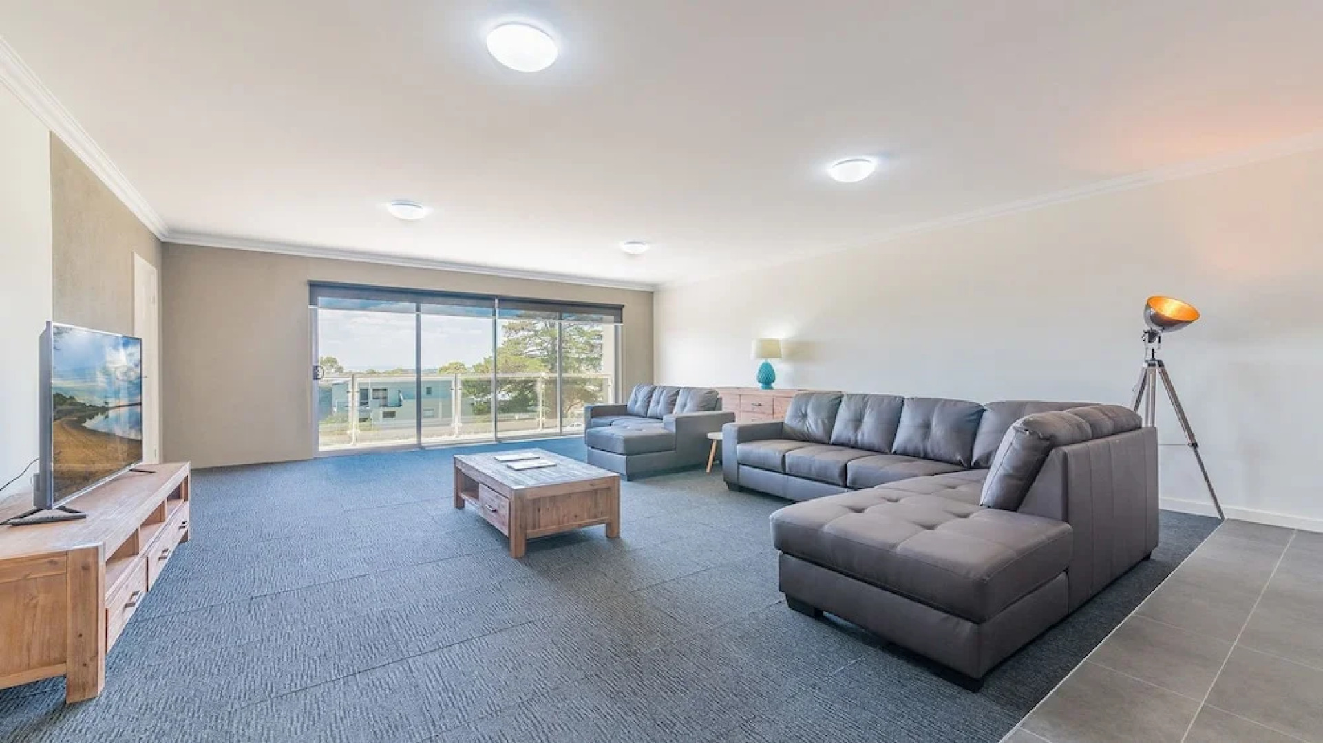 Thompson Avenue Apartments No.1