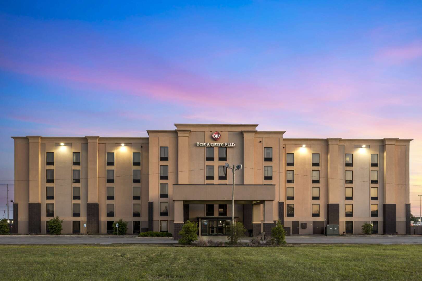 Best Western Plus Jonesboro Inn and Suites