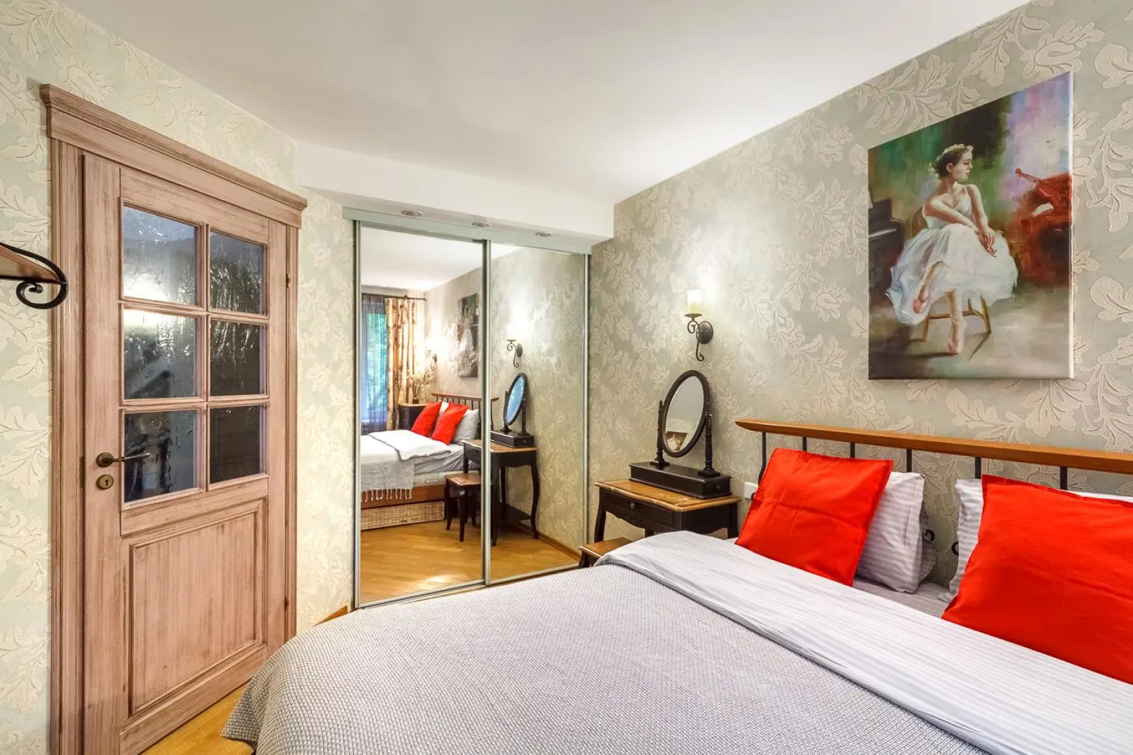 Smart Host (Смарт Хост) на переулке Обуха