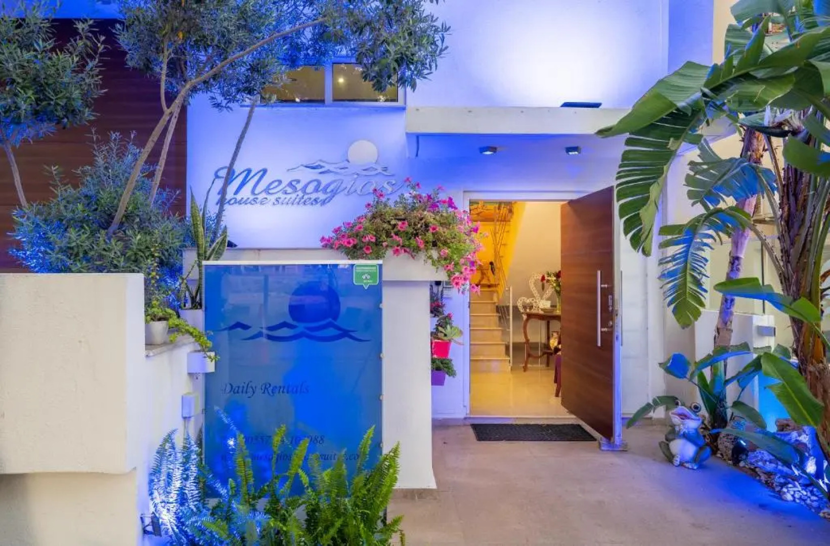 Mesogios House Suites