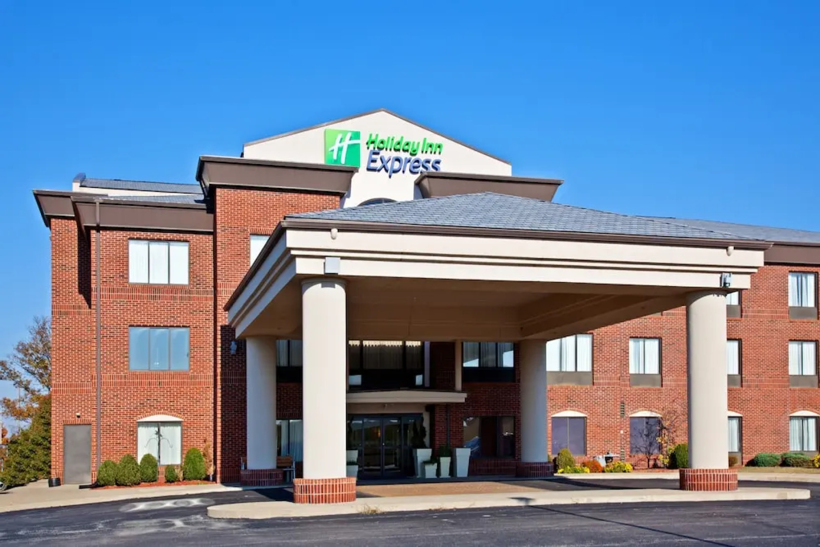 Holiday Inn Express & Suites Shelbyville by IHG