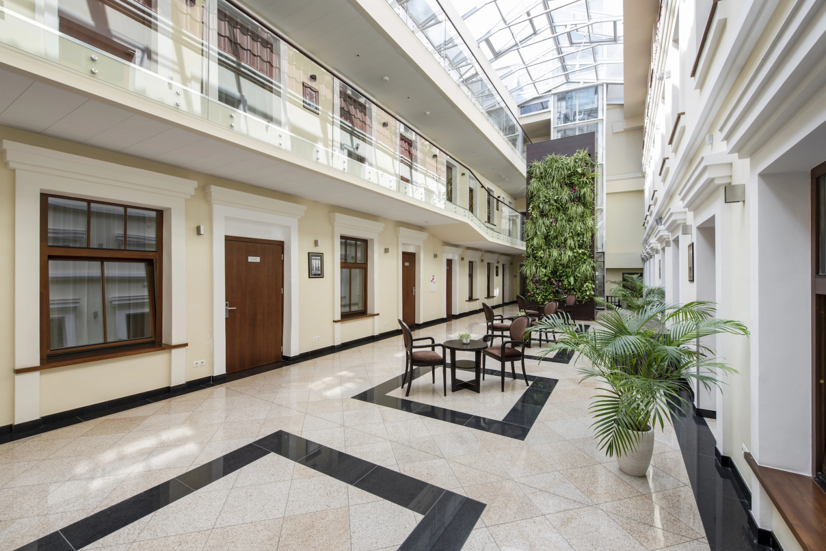 Отель Amberton Cathedral Square Вильнюс