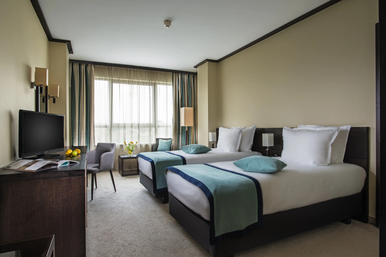 Rosslyn Central Park Hotel