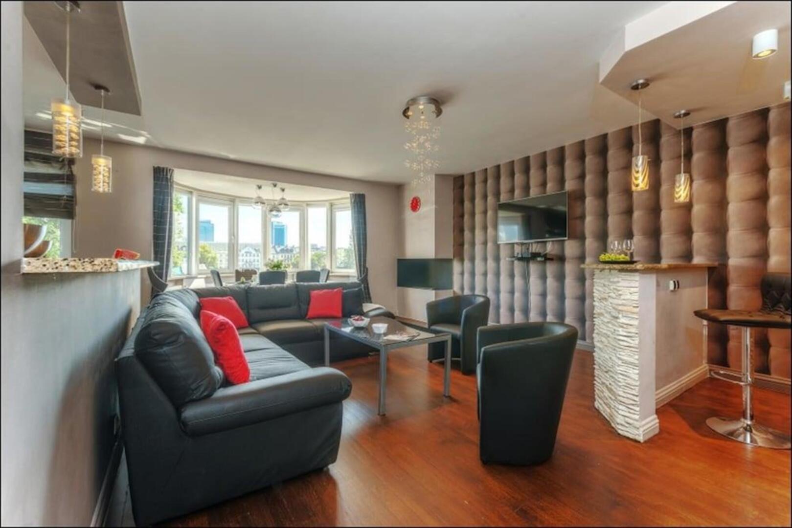 P&O Apartments Center