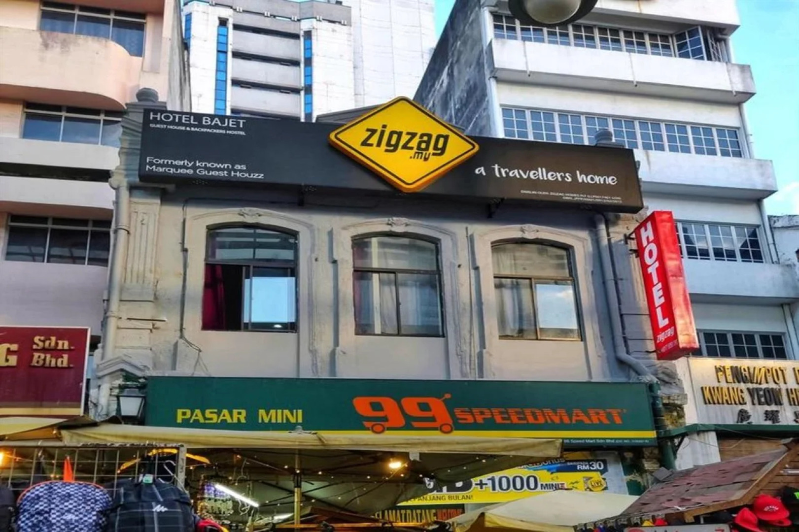 SPOT ON 90236 Zigzag Travellers Home - Hostel