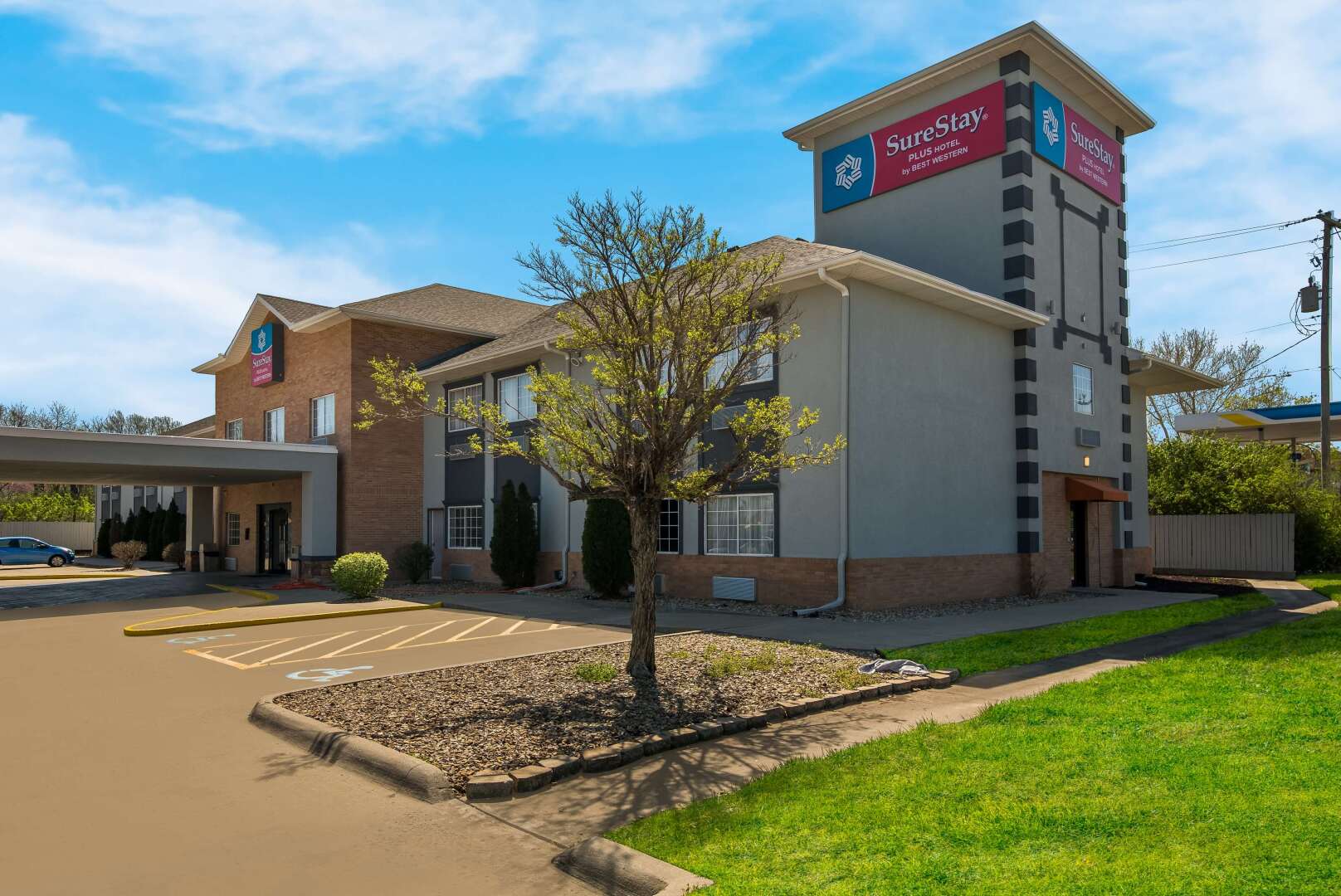 SureStay Plus Hotel by Best Western Topeka Northwest