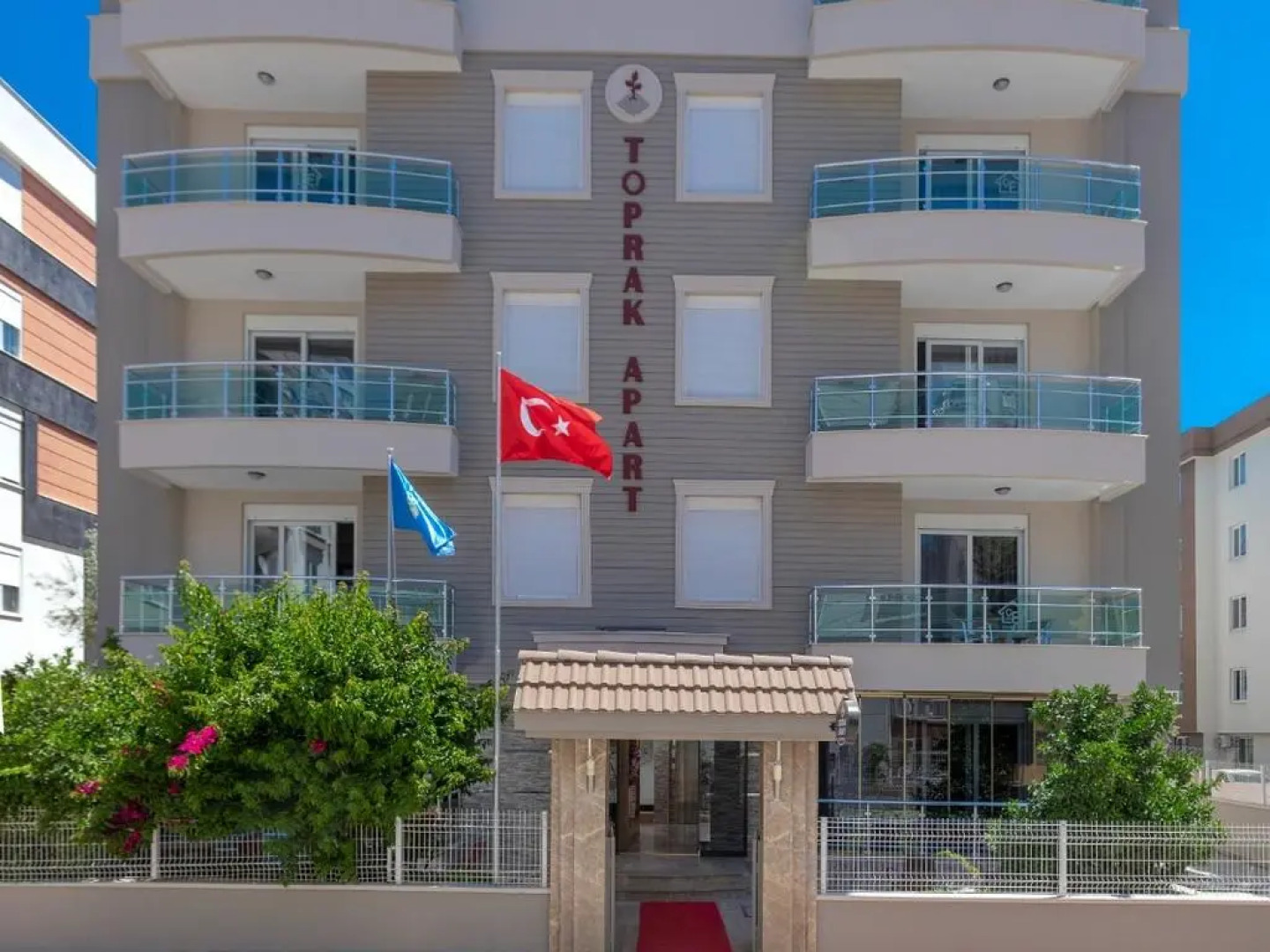 Toprak Hotel