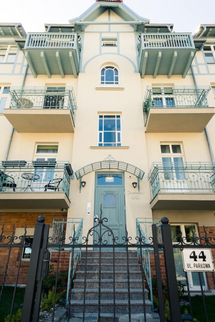 Sky and Sea Apartment by Renters