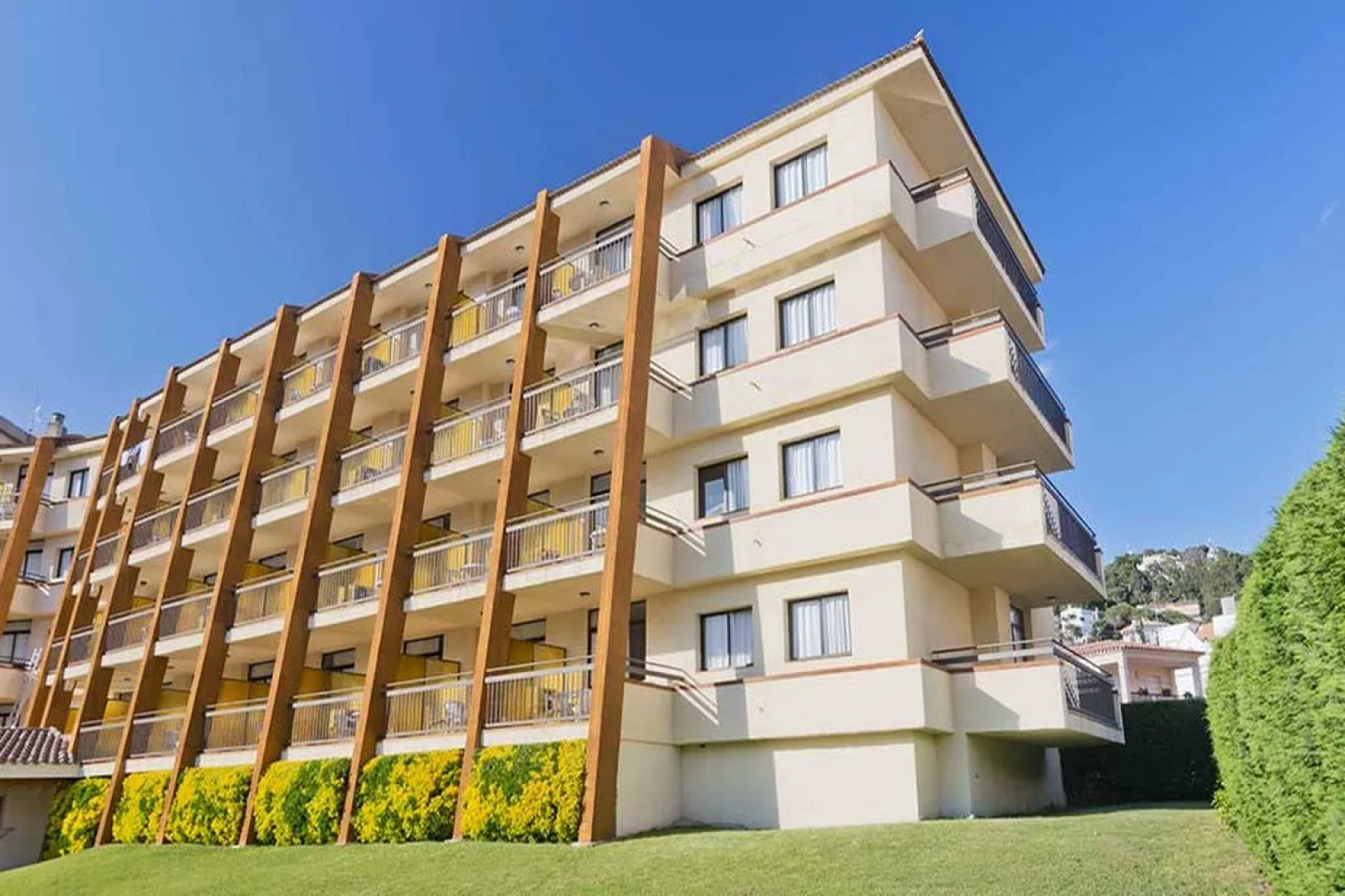 Апарт-отель GHT Tossa Park