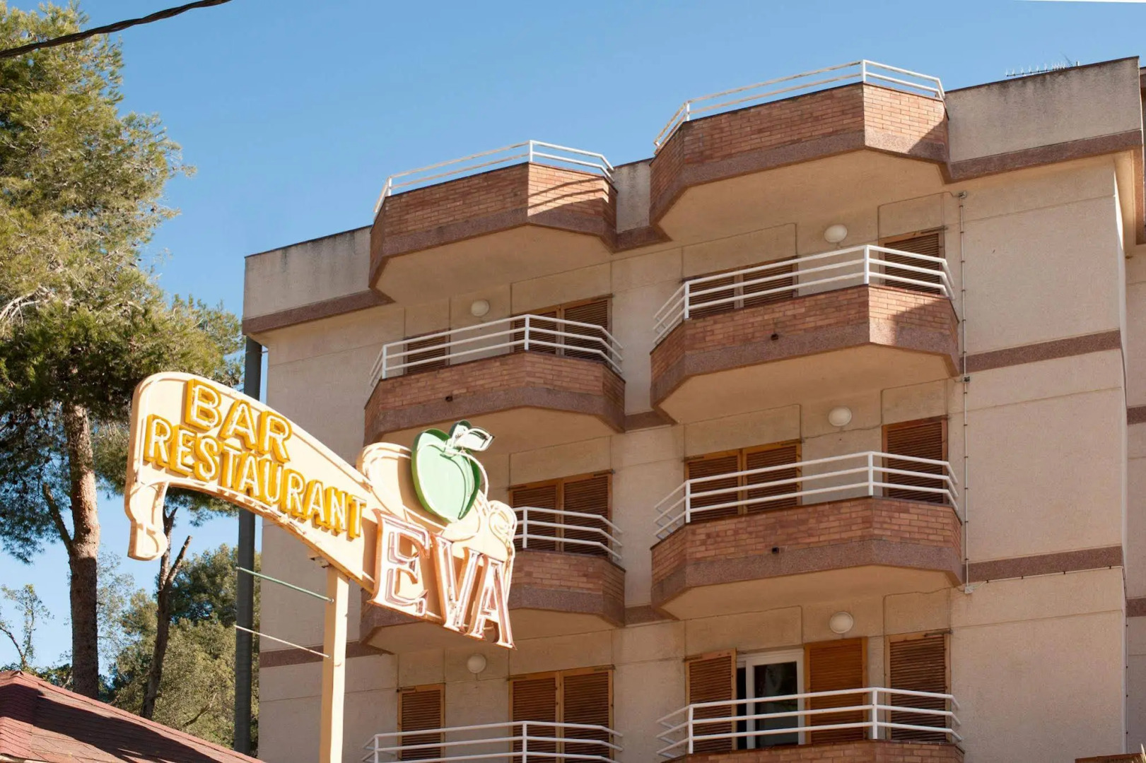 Eva Aparthotel
