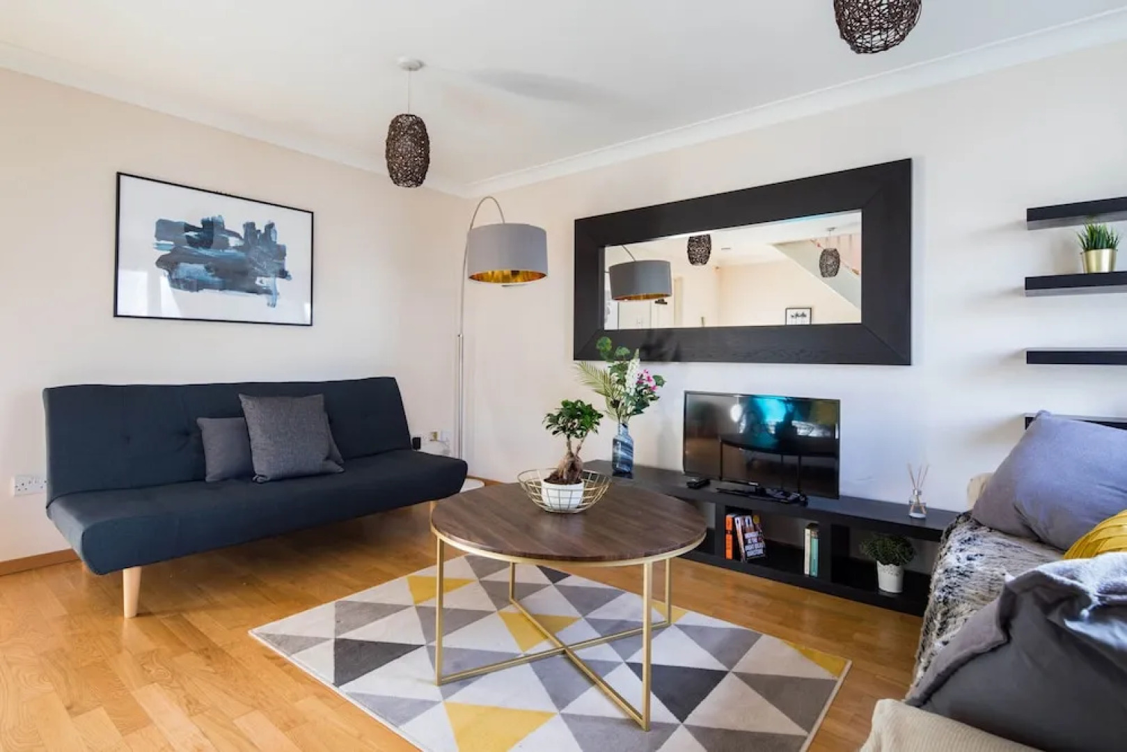 Spacious 2 Bed Apartment with Garden in Fulham