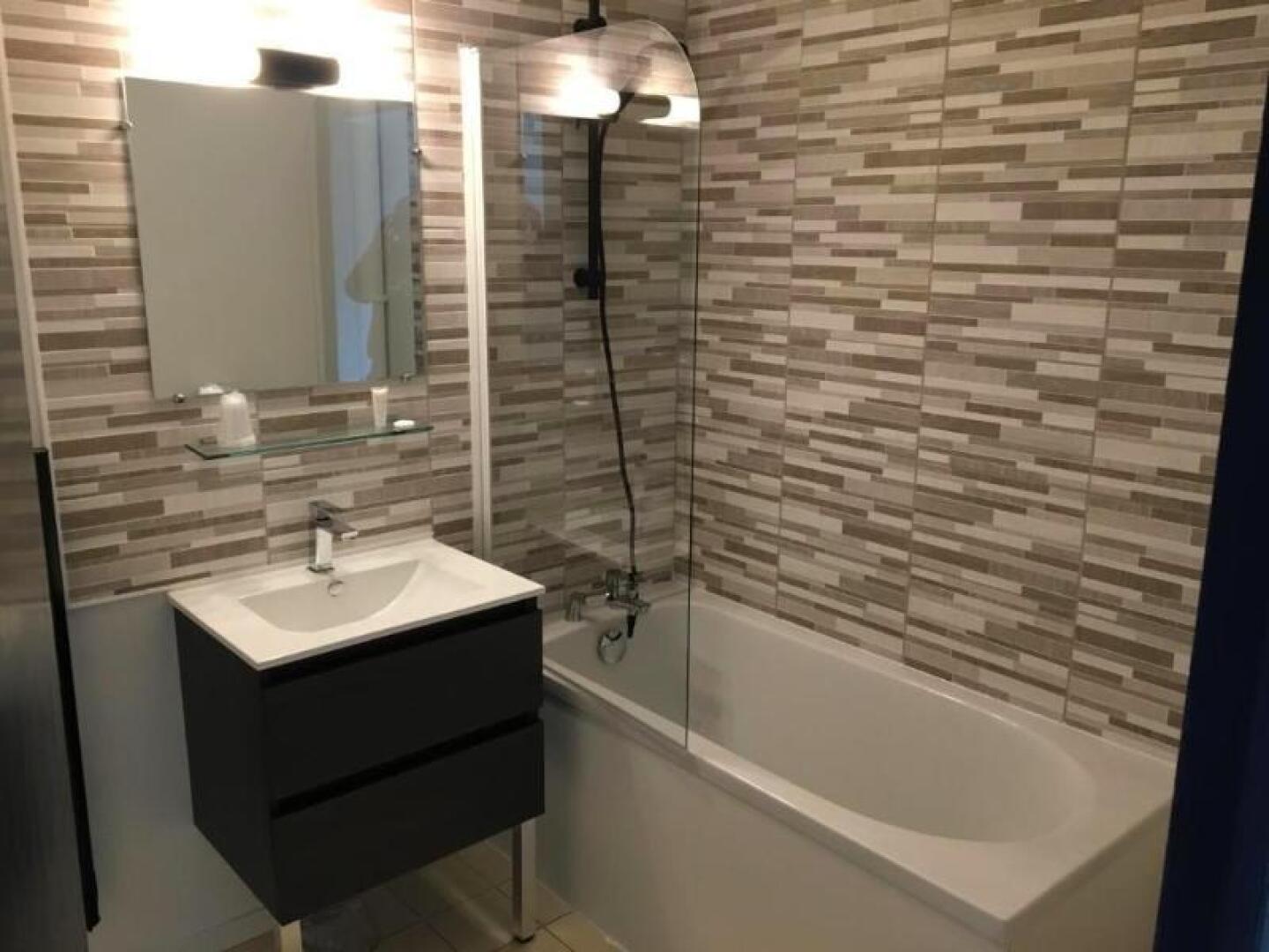 Logis Hôtel Paris-Madrid