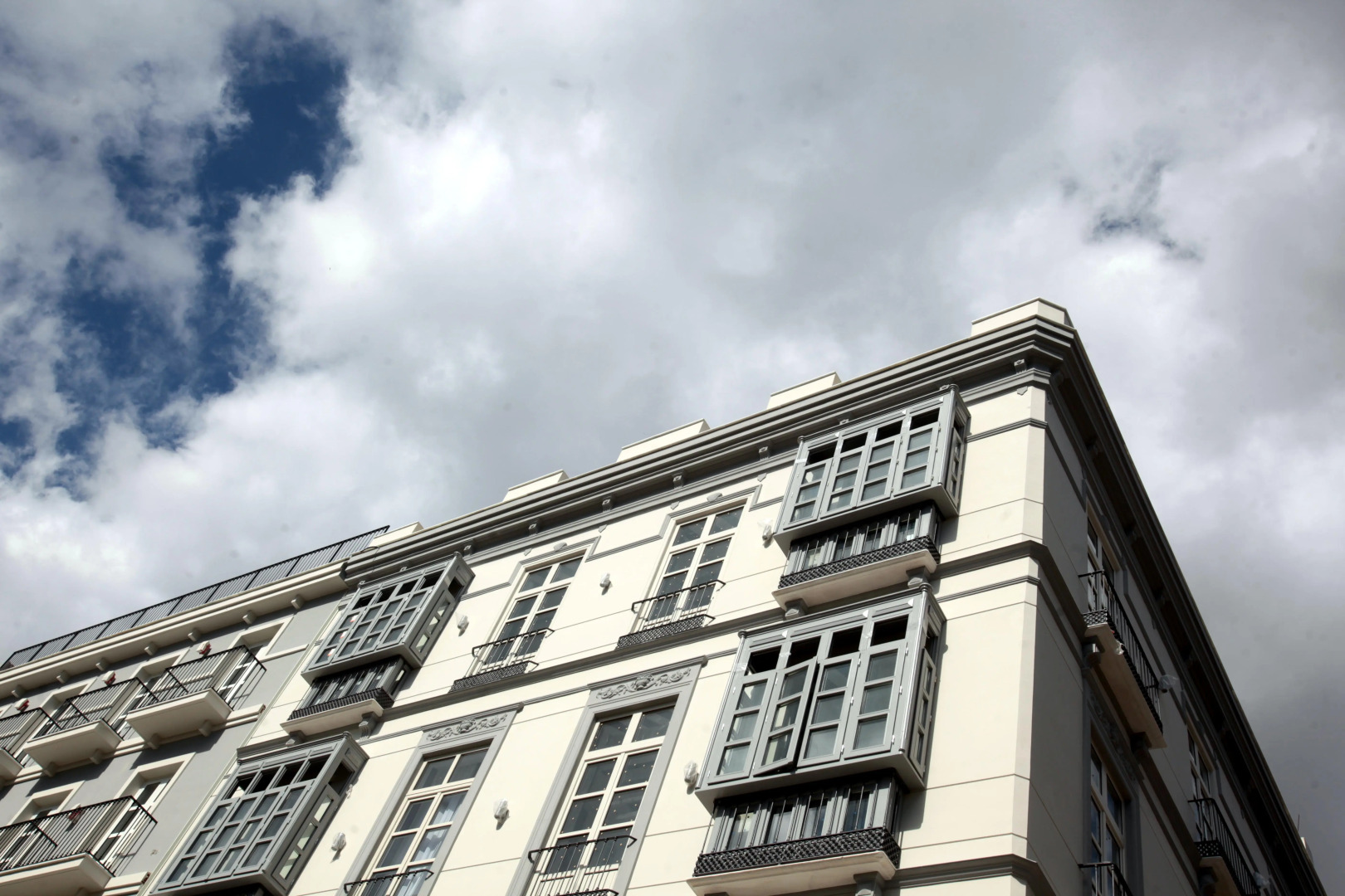 Отель Room Mate Valeria