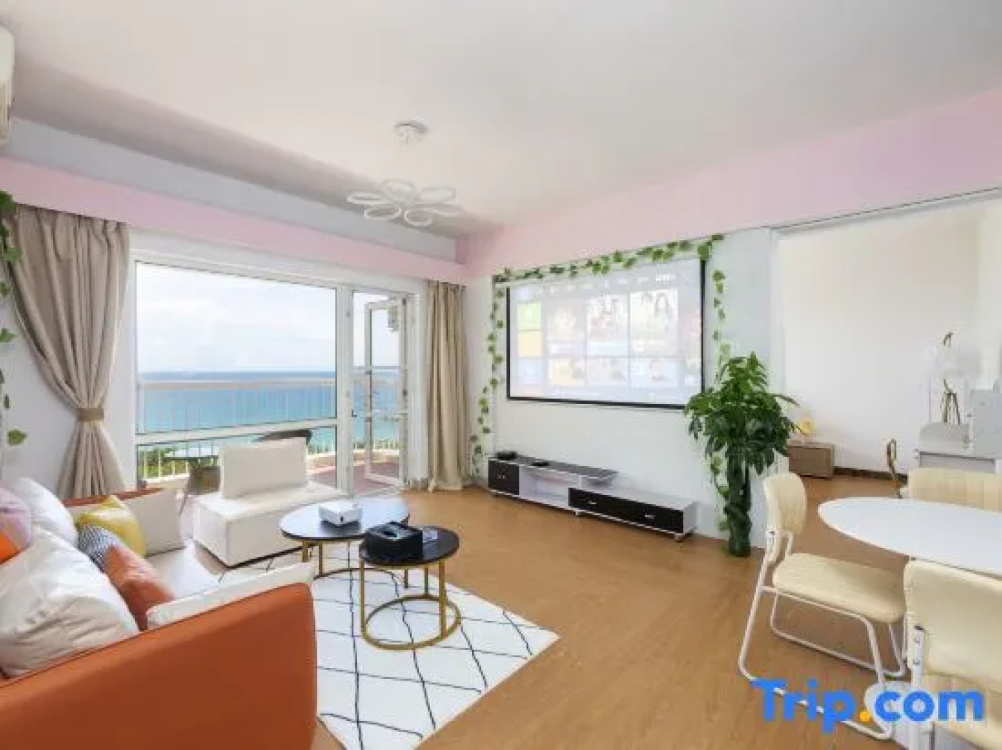 Sanya Zhiaihe Seaview Apartment (Sanya Jinling Seaview Garden Branch)