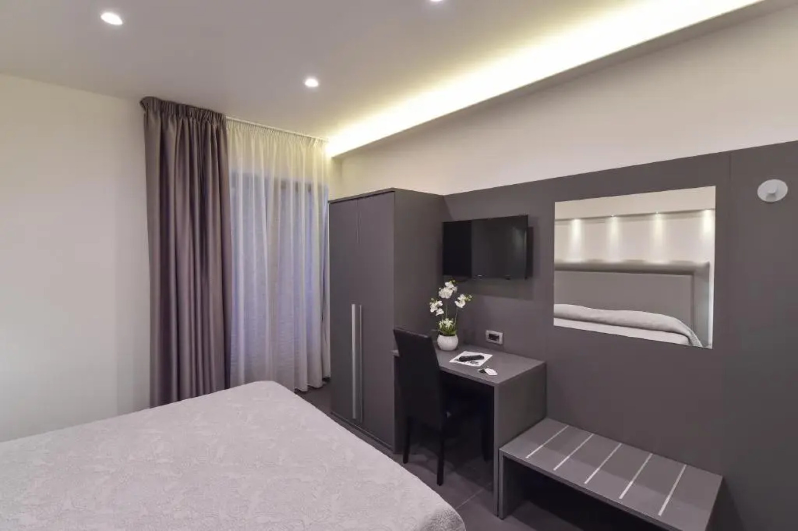 Pompei Inn Ruins Luxury Suites