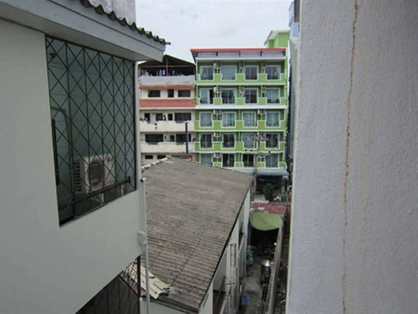 18 Coins Budget Hotel