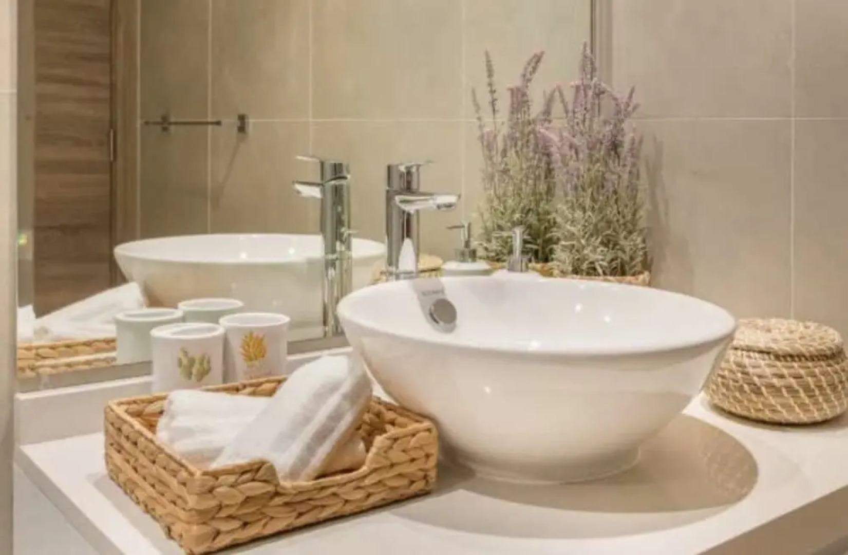 Cozy 1BR with balcony sea view