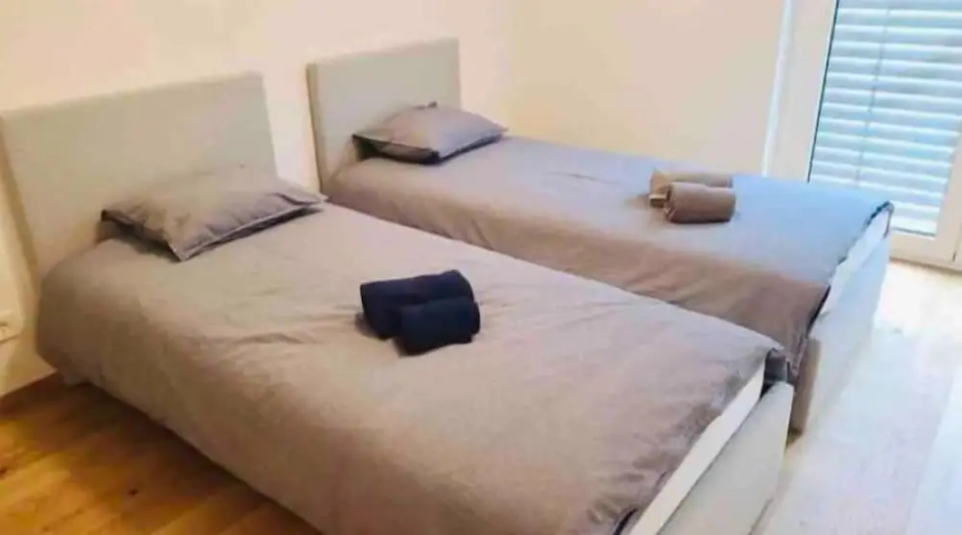 3 bedrooms Terrace Garden Parking