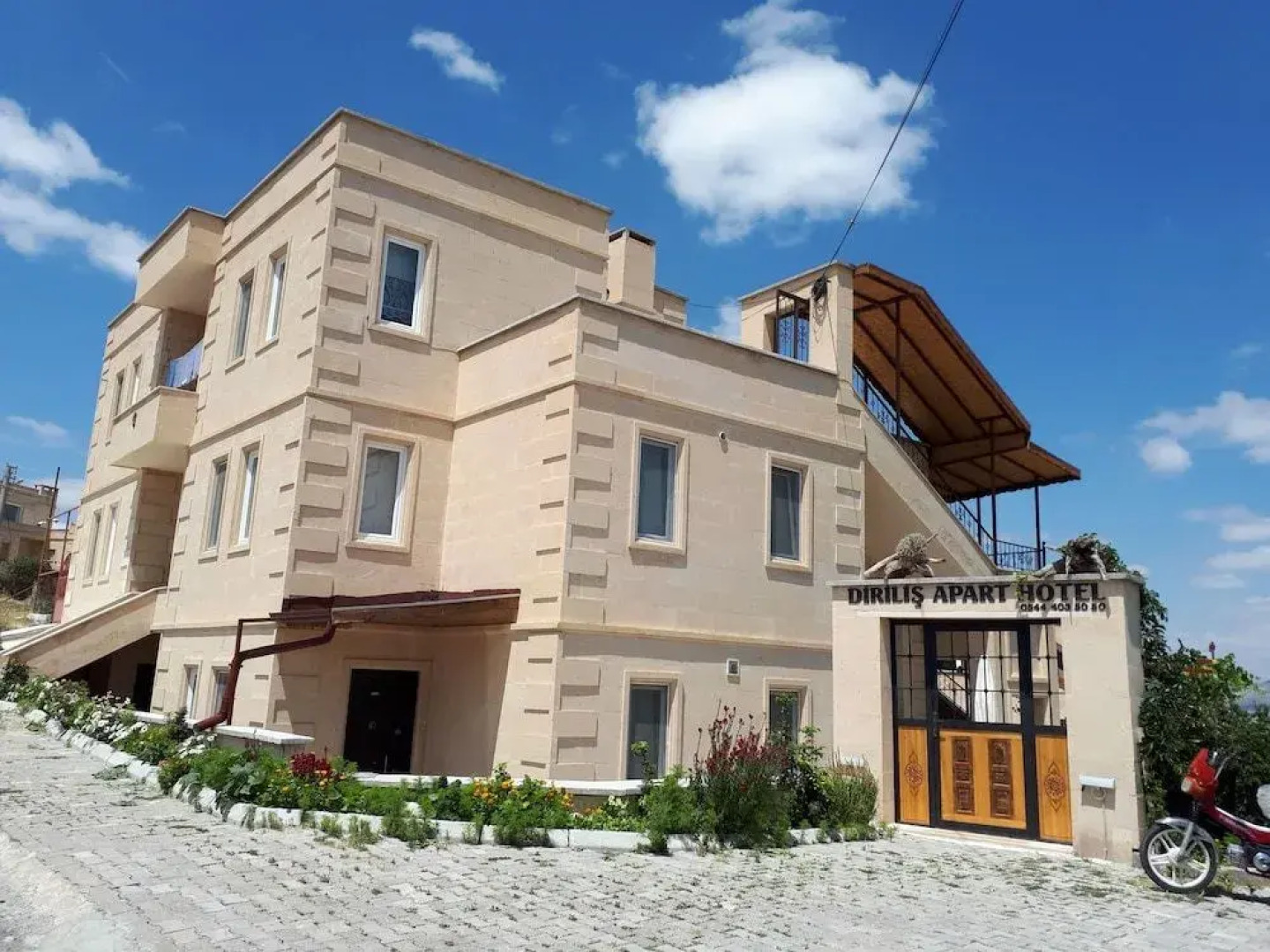 Di̇ri̇li̇ş Banarya Pansi̇yon