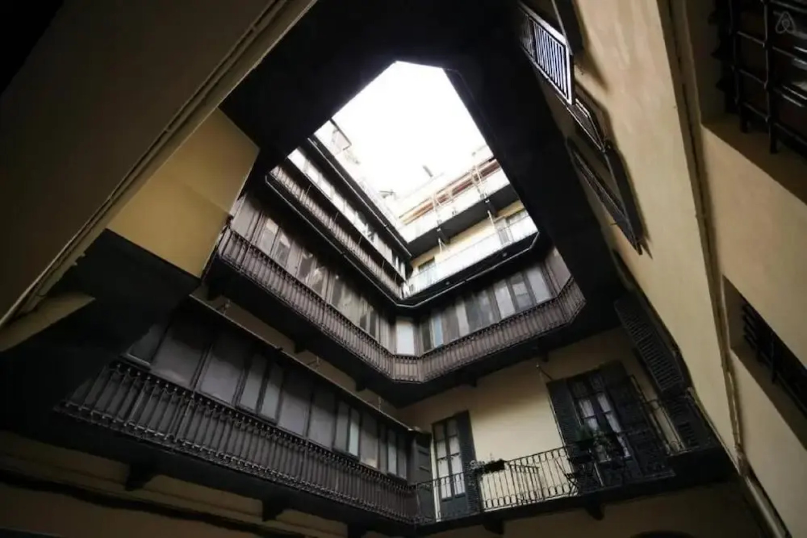 dHomes - Apartments and Rooms - Room 102