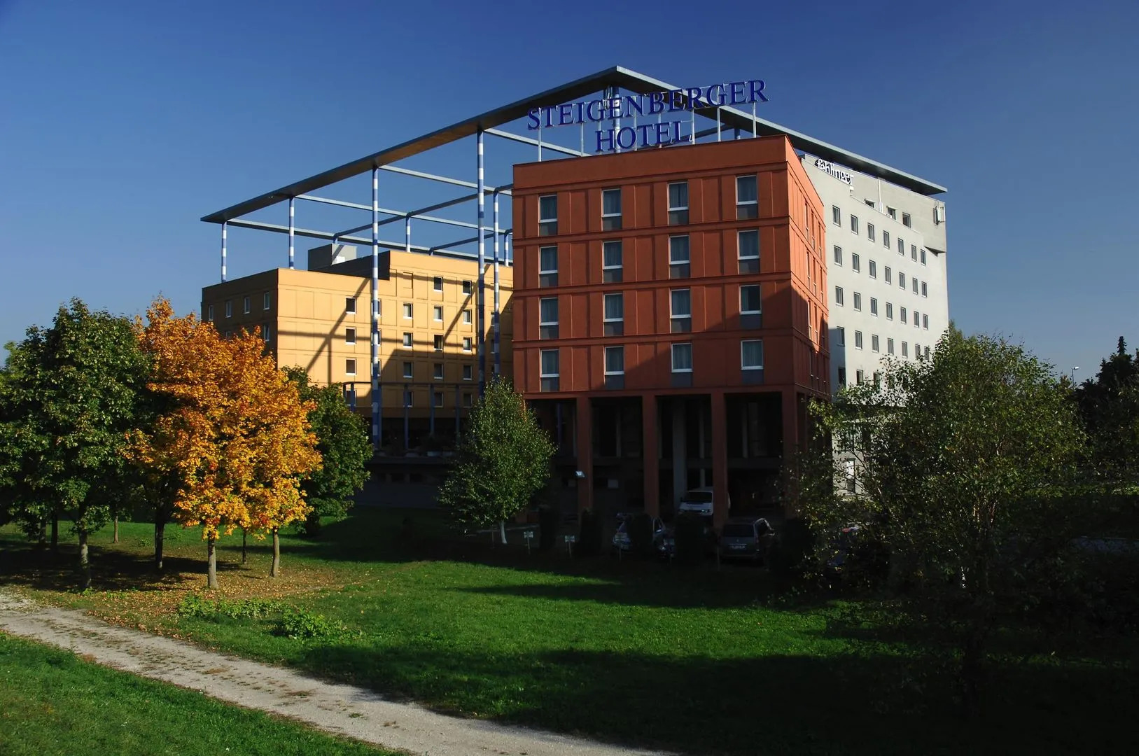 Trans World Hotel Donauwelle