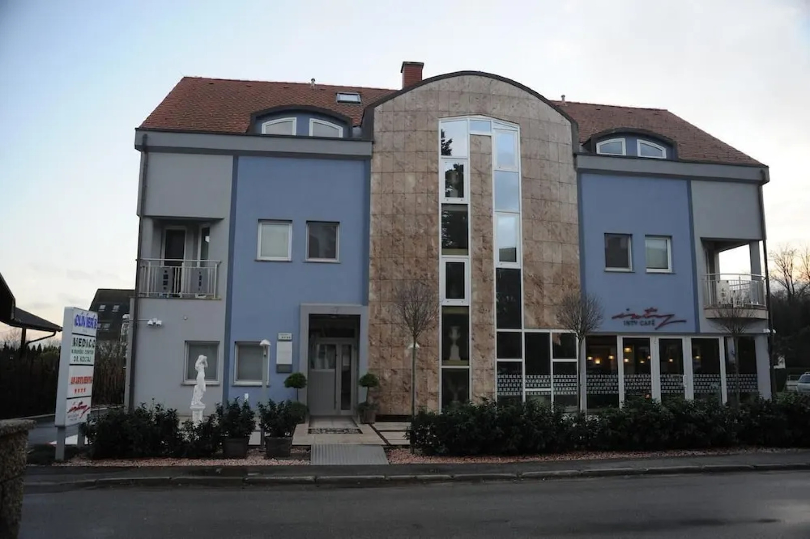 Apartments and Rooms Oliviers