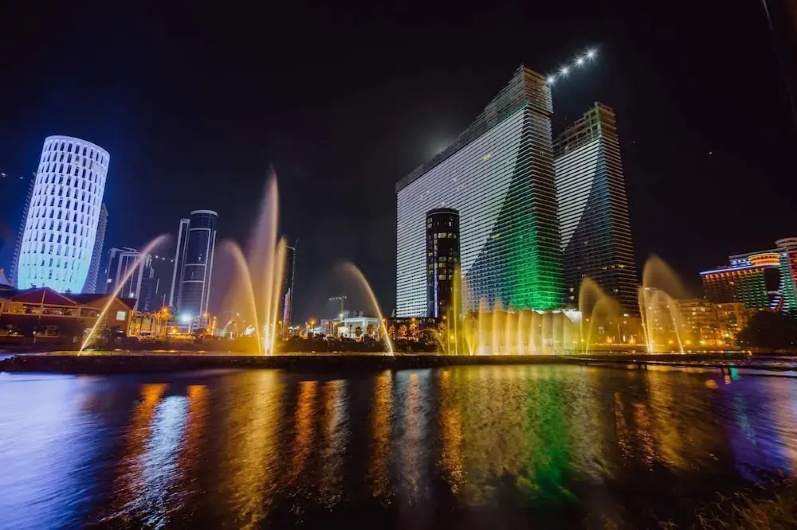 Апарт-отель Orbi City Black Sea View