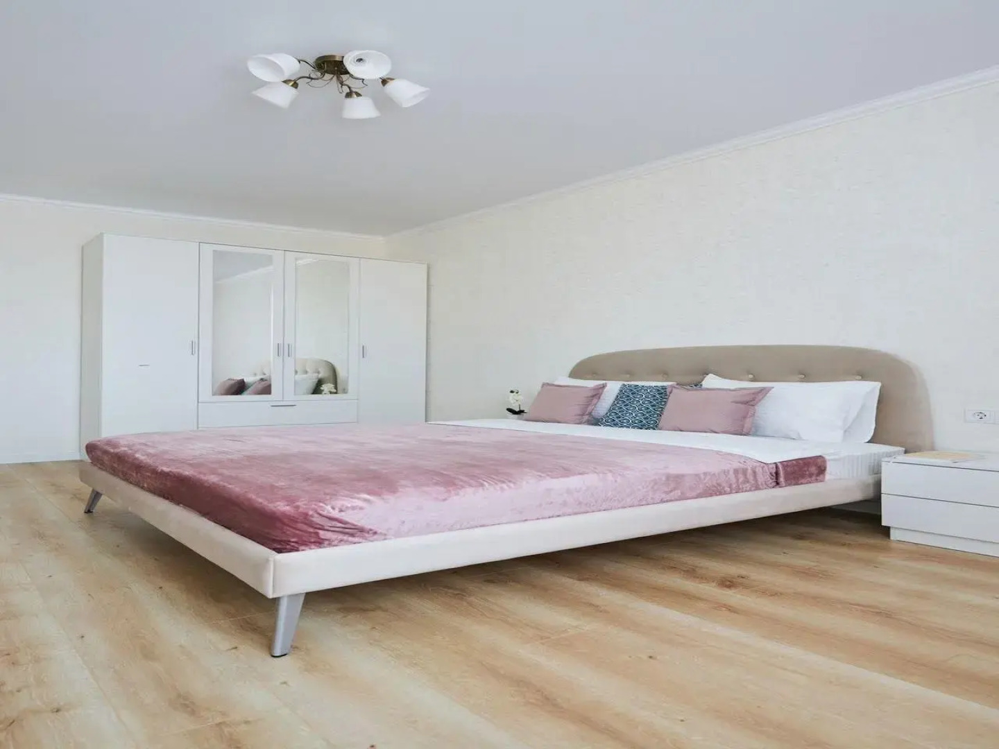 Апартаменты на улице Нансена 109/6-1