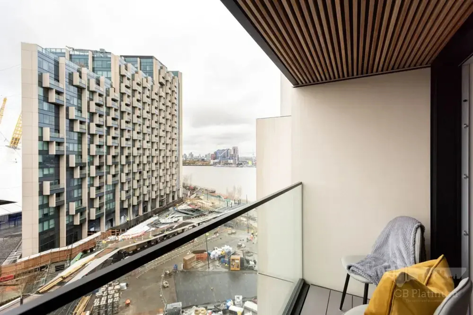 Platinum Apartment next to O2 Arena