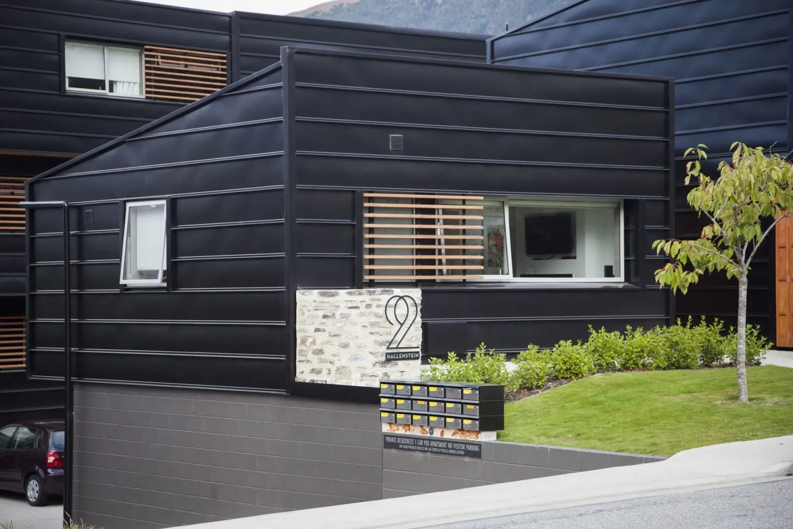 22 Hallenstein Apartments by Staysouth