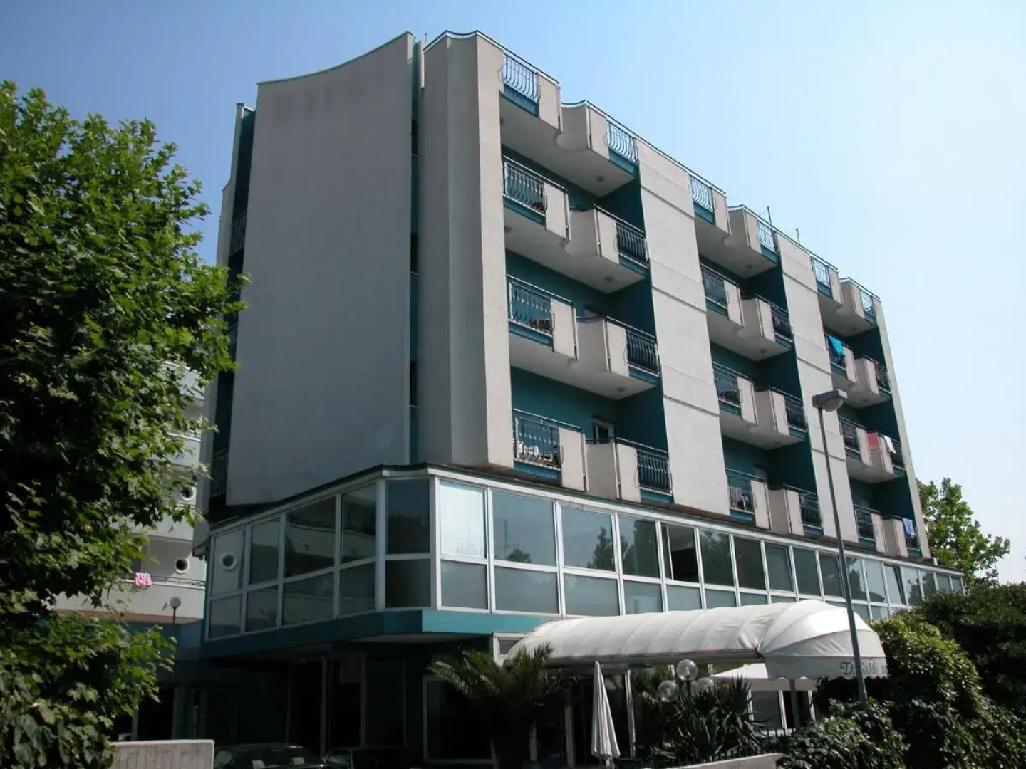 Hotel Dasamo - Dada Hotels