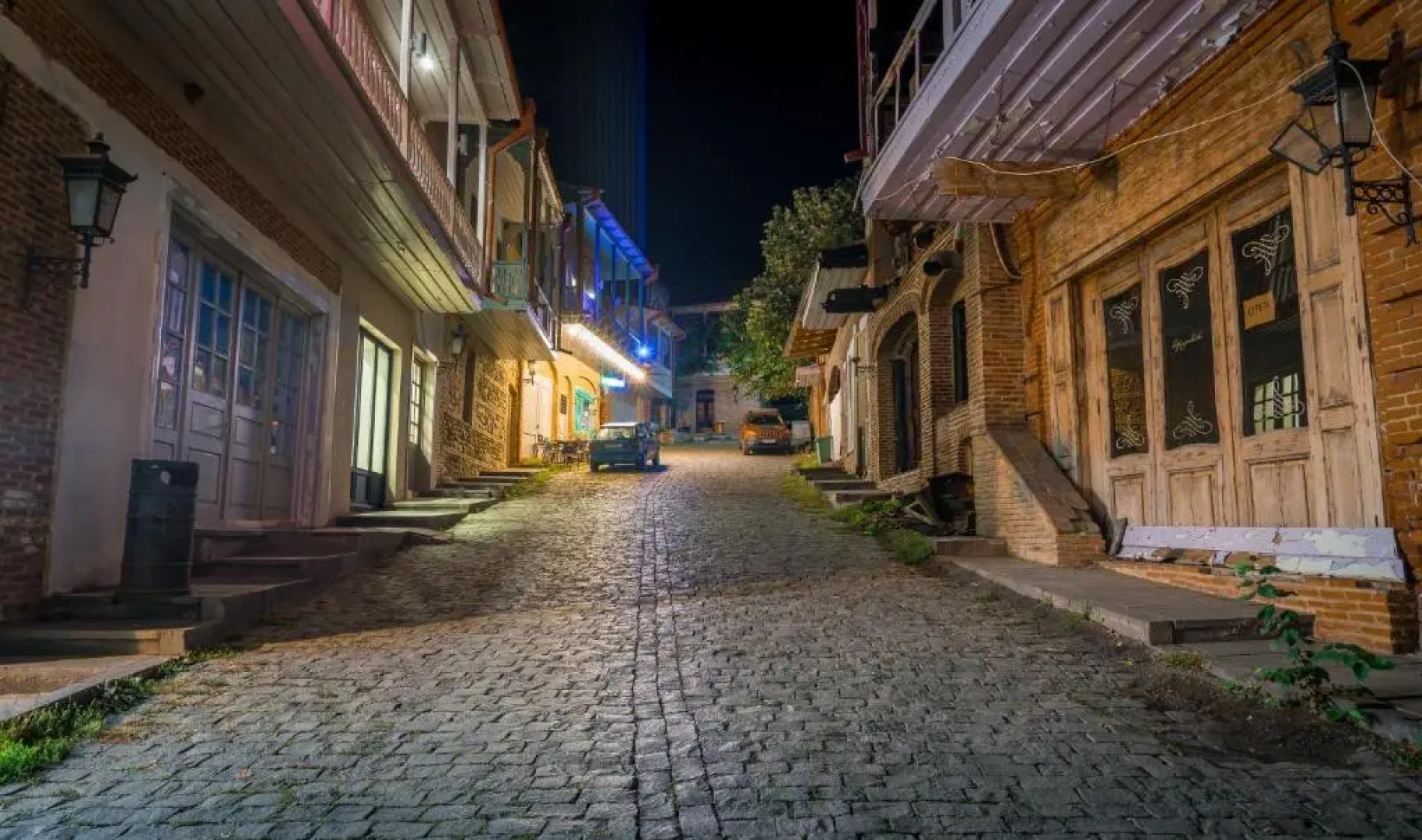 Hotel History • სასტუმრო ისტორია