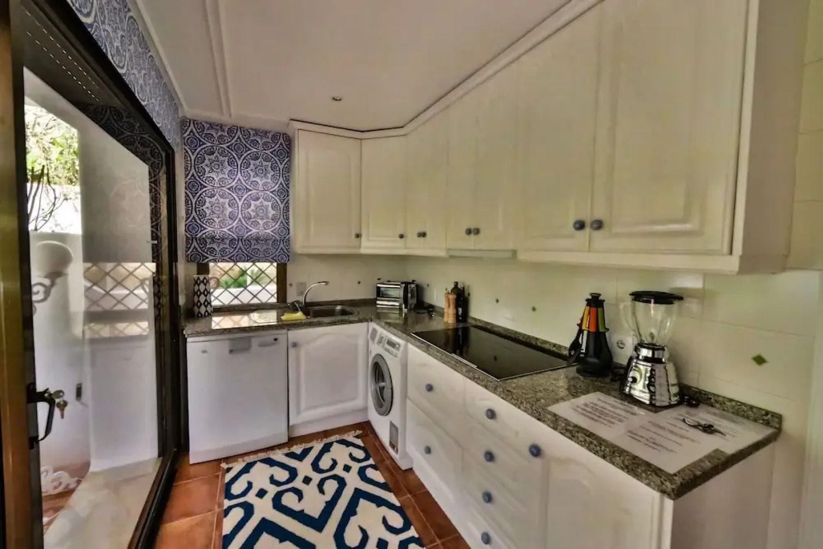 Luxury Apartment On The Golden Mile