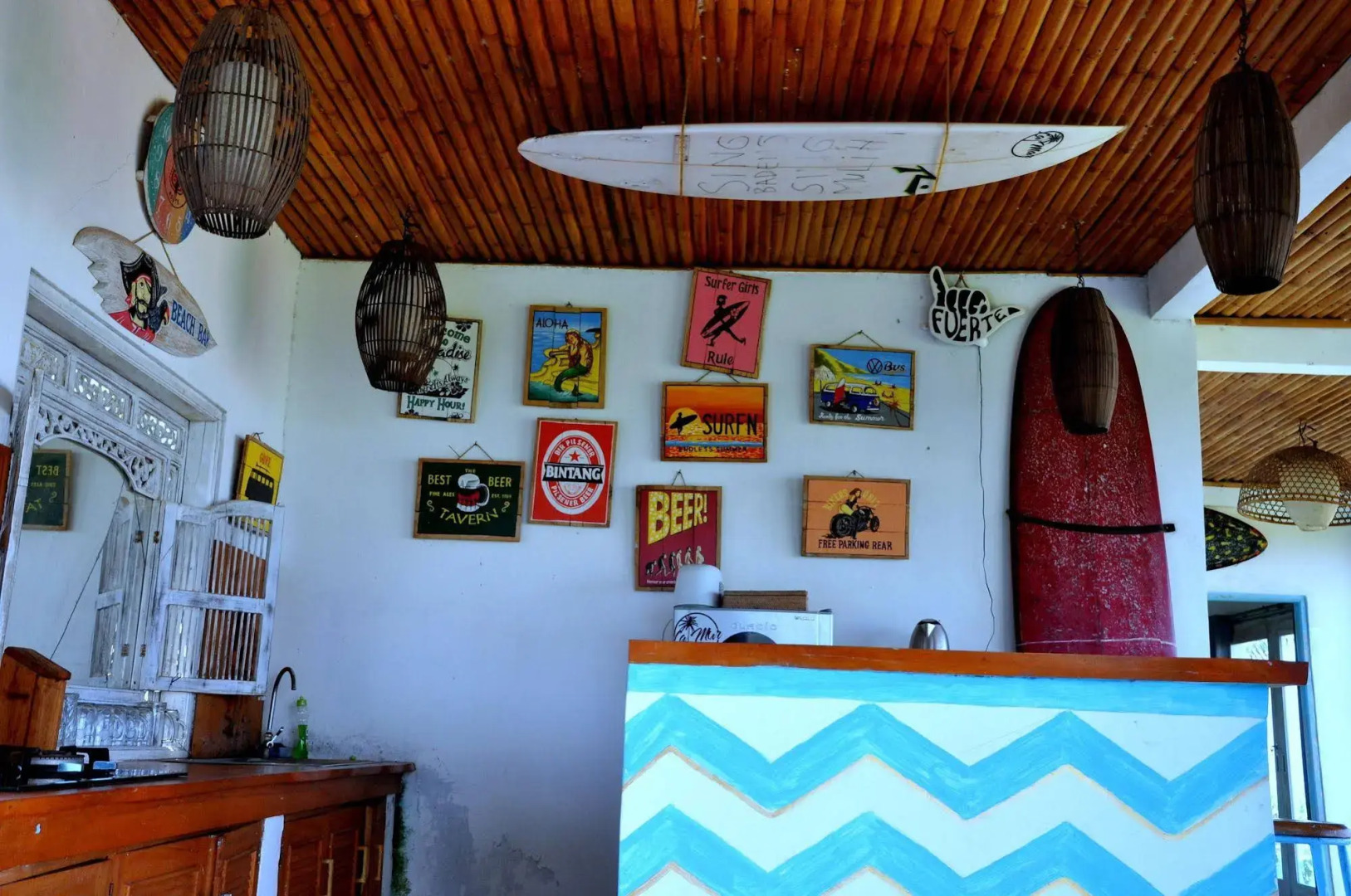 Dikaloha Medewi Surfcamp