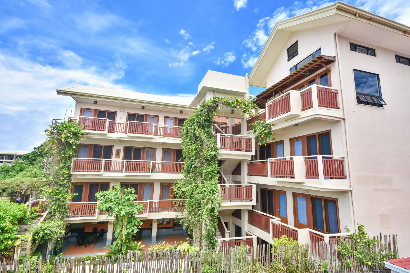 Agos Boracay Rooms + Beds