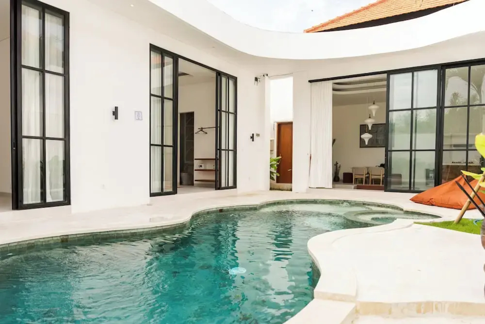 Tropical 2BR Private Villa, 6min Pererenan Beach