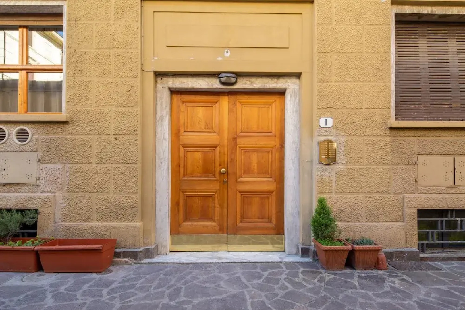 Central Station Apartment by Mmega