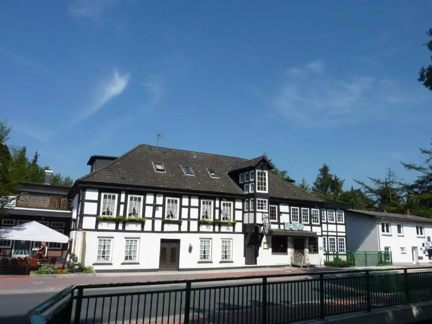 AKZENT Hotel Zur Wasserburg , bed & breakfast