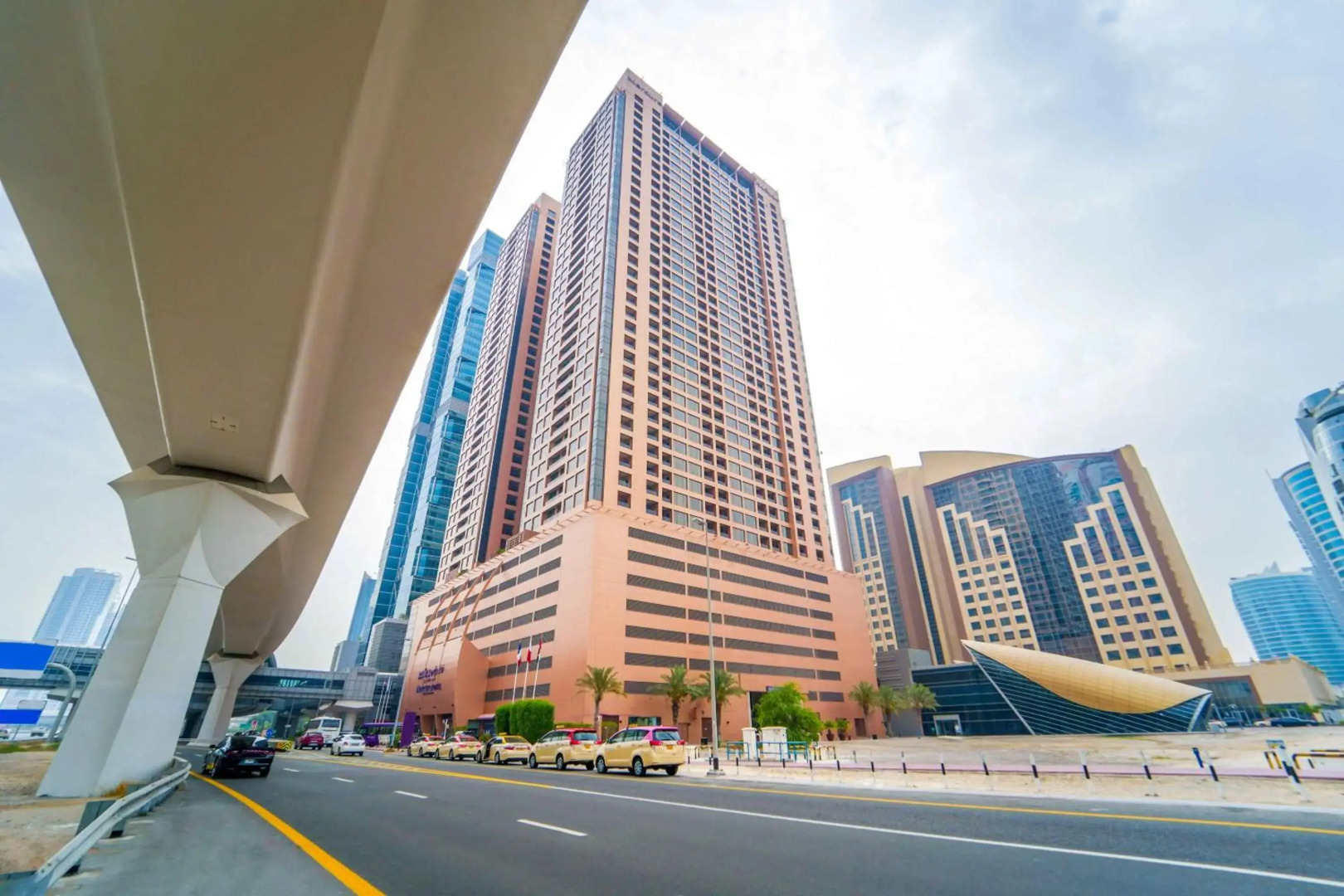 Mercure Dubai Barsha Heights Hotel Suites And Apartments