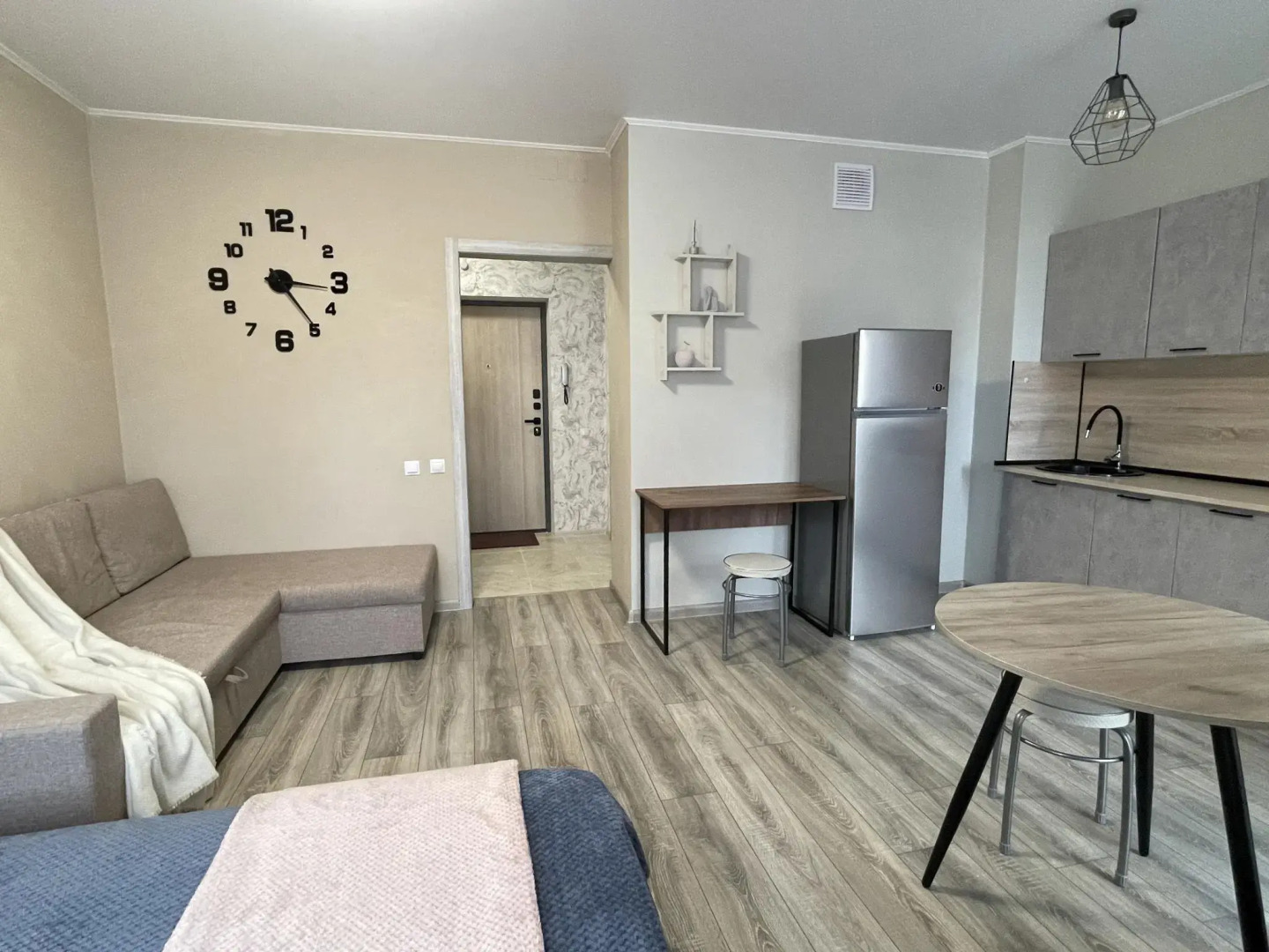 Апартаменты Крас Квартирка на ул. Апрельская, д. 5К